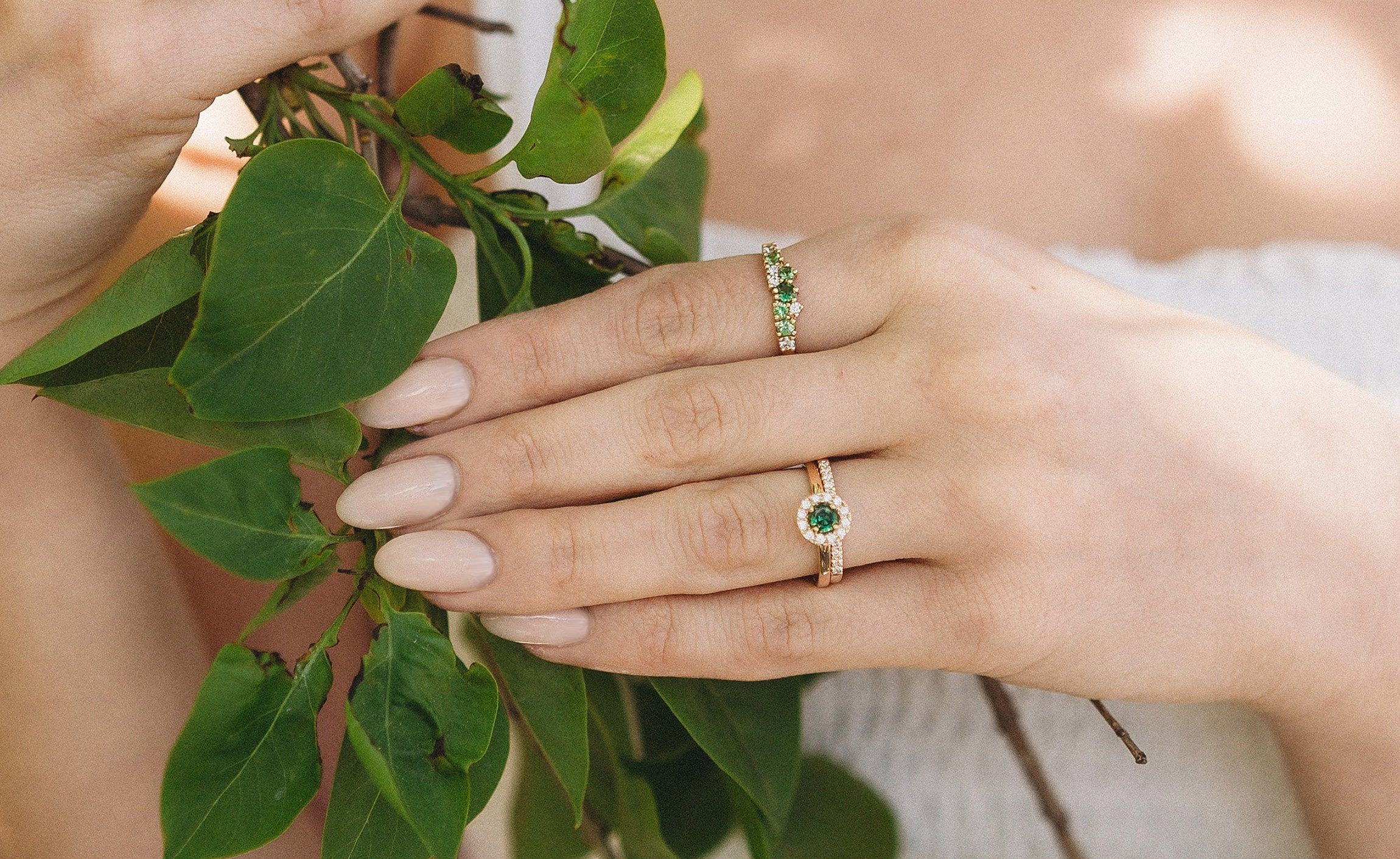 Coloured stone rings
