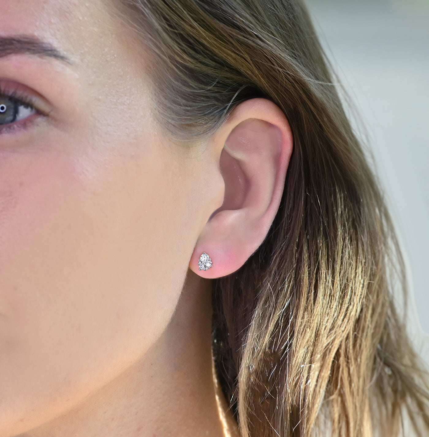 Nadja Earrings 2x0.08 ct