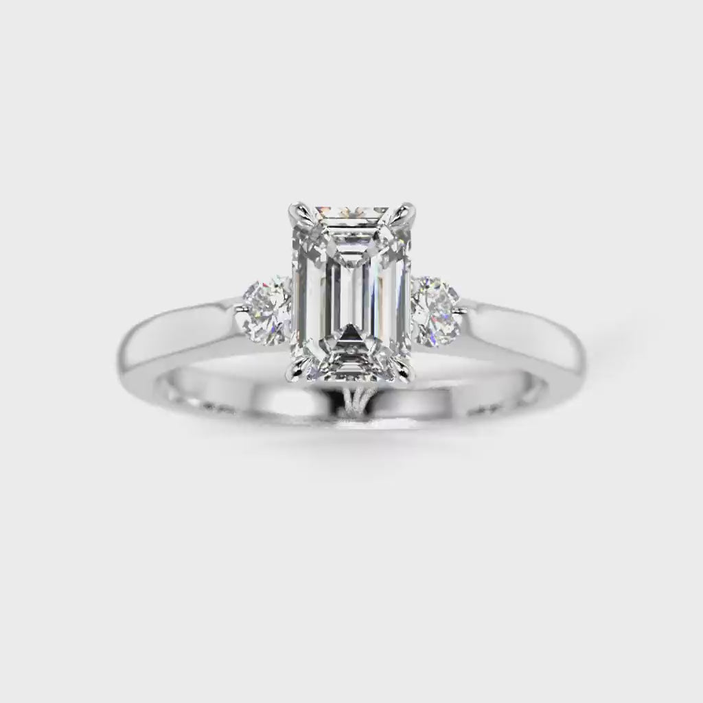 Timanttisormus Megan Emerald 0,74 ct
