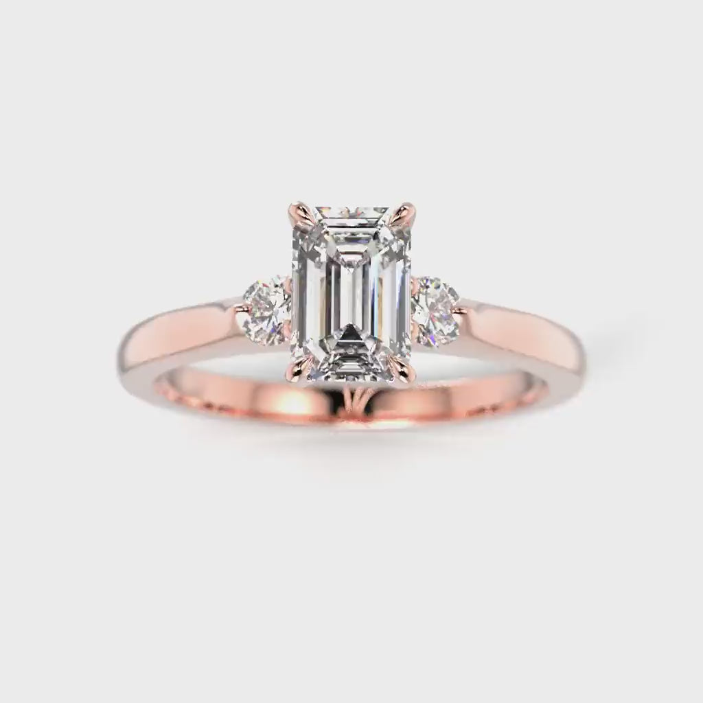 Timanttisormus Megan Emerald 0,74 ct
