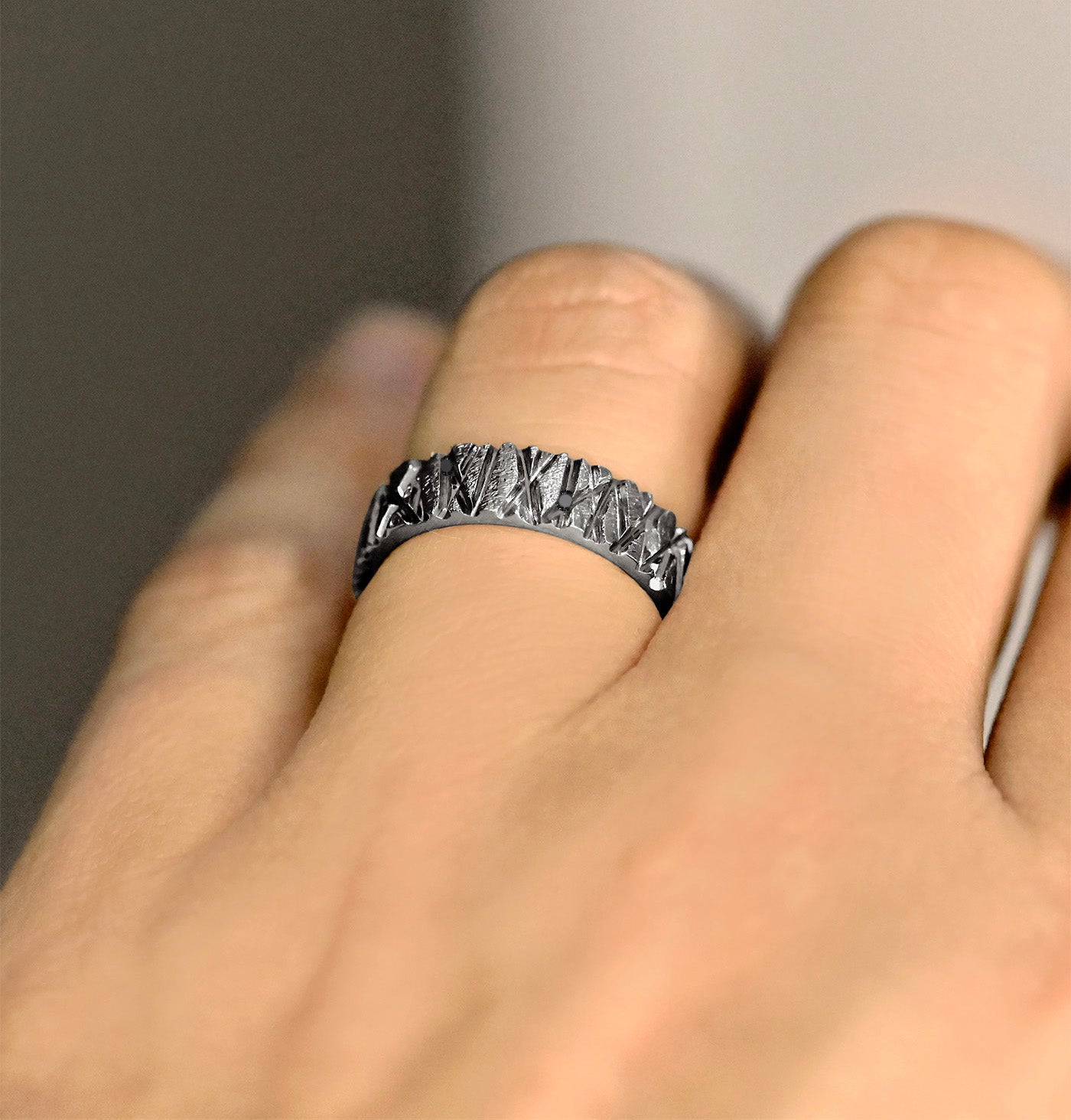 Rautapuu Black 5,5 mm/0,06 ct Festive sormus